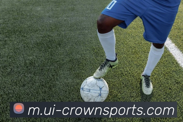 球迷愤怒诅咒巴里球员妻子全家希望其遭遇不幸引发热议