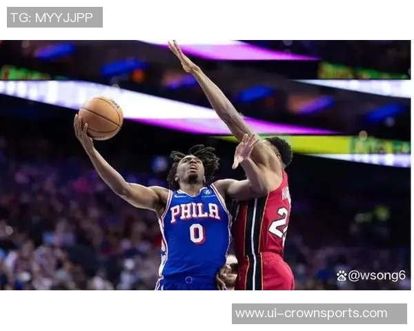 哈克斯称赞阿德巴约复出助球队稳定阵脚感到非常开心