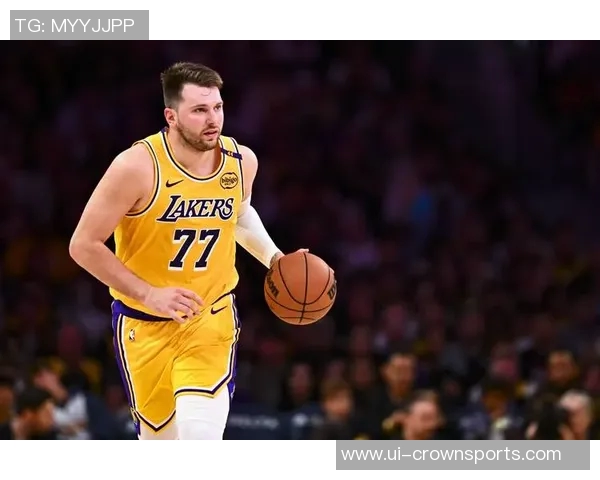 东契奇对老人的恶搞引争议LBJ诈伤背后真相揭秘湖人险被翻盘的传奇故事