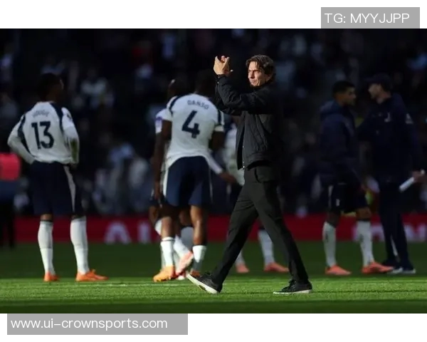 姆伯莫荣膺曼联对热刺比赛最佳球员引发球迷热议